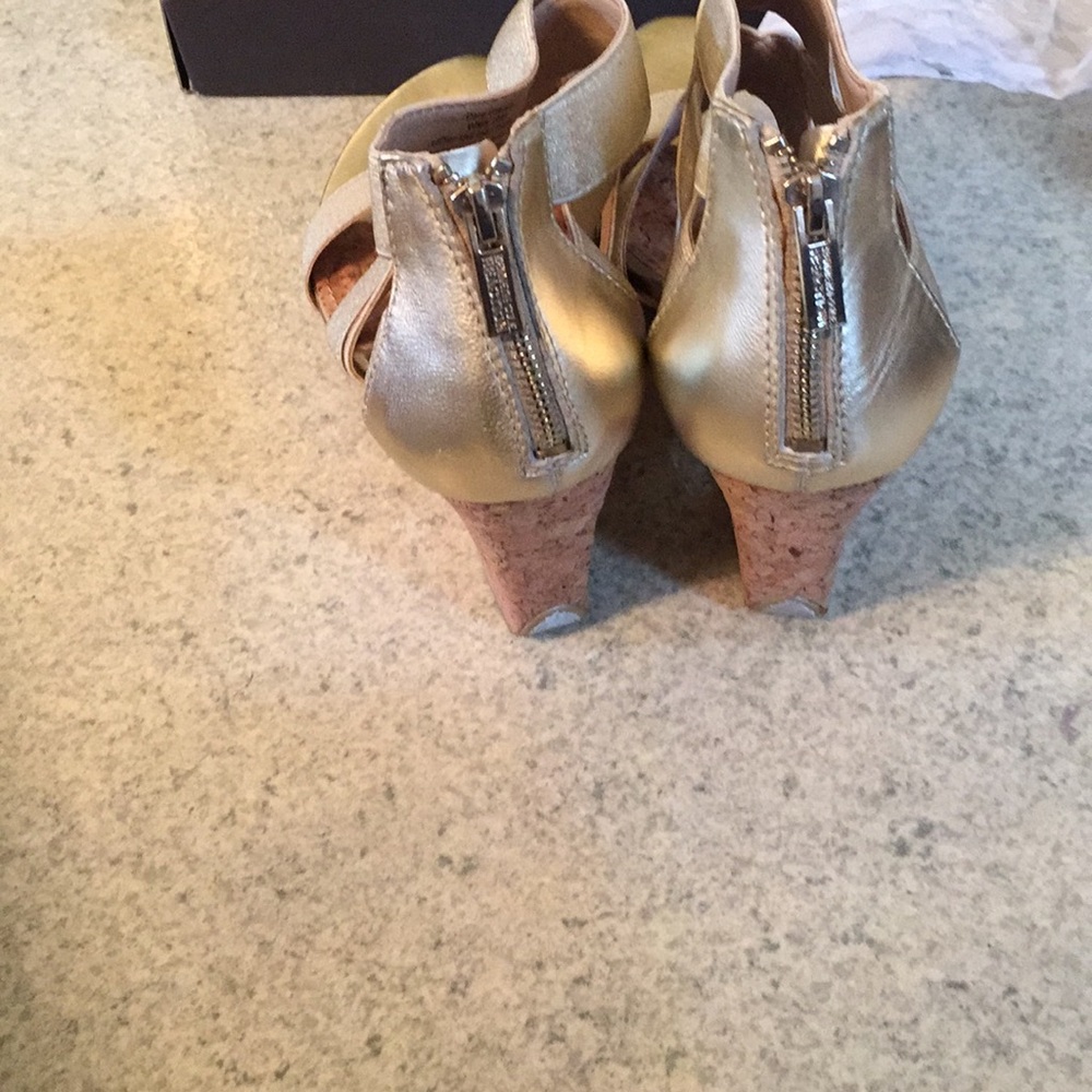 Shoes - Picture 2 of 5